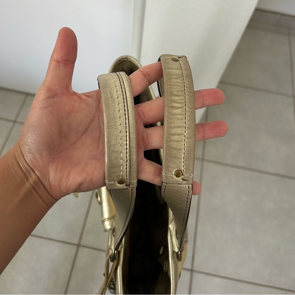Coach Legacy straw and metallic gold leather tote bag - Picture 5 of 11